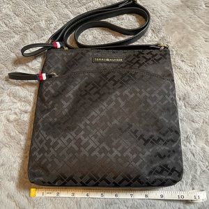 Tommy Hilfiger Crossbody